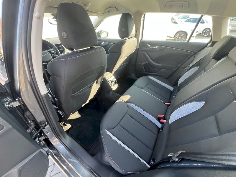 Škoda Scala (2025) Selection 1.0TSi 85kW 6°manuál - fotka 13 z 30