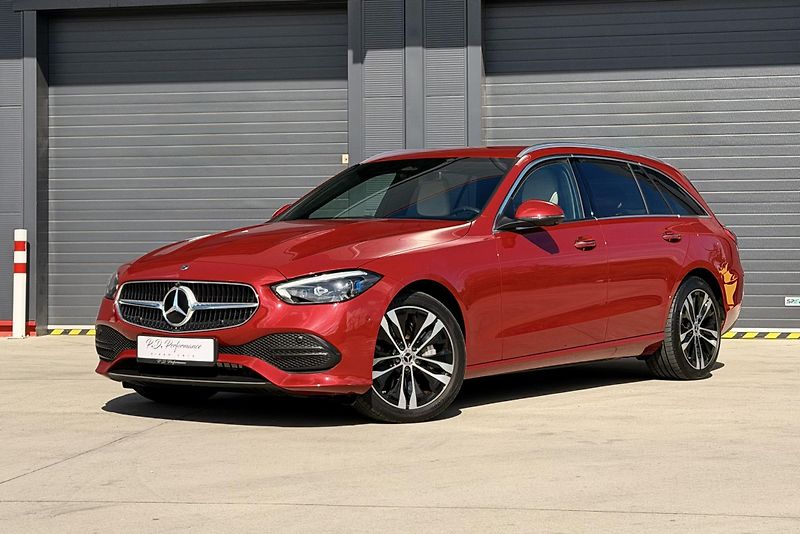 Mercedes-Benz Třídy C (2024) C 300 de 4Matic EQ - fotka 4 z 100