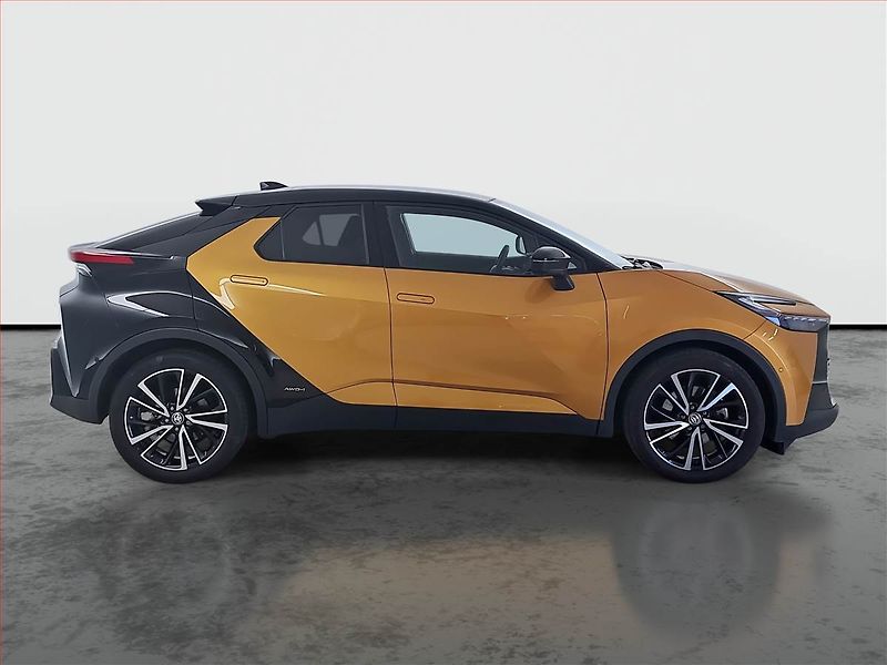 Toyota C-HR (2024) 2.0 Hybrid - fotka 6 z 19