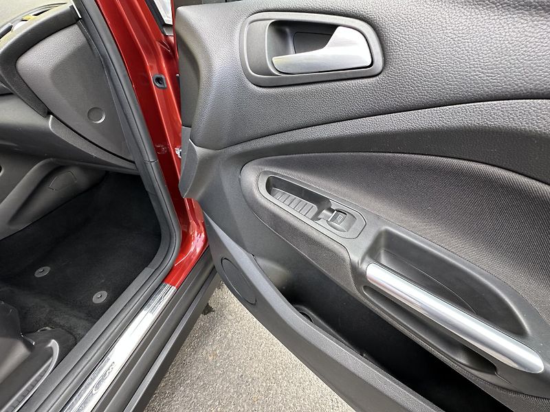 Ford Grand C-MAX (2015) 1.0/74kW * 2.Maj. * KLIMA - fotka 21 z 35