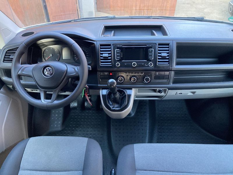 Volkswagen T6 (2017) 2.0TDi 4MOTION  California  - fotka 27 z 33