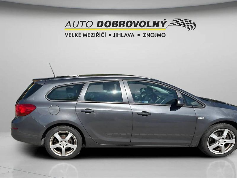 Opel Astra J SPORTS TOURER ENJOY A17DTR M - fotka 9 z 21