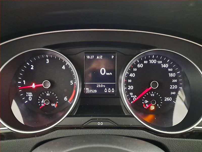 Volkswagen Passat (2015) Business 2.0 TDI, Automat - fotka 11 z 17