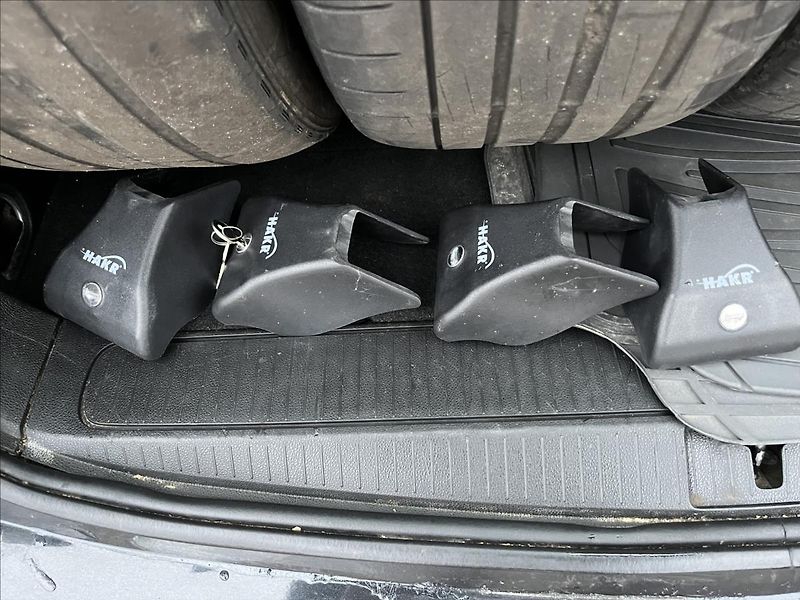 Opel Zafira 1,6 CDTi 100KW TOURER 2xKOLA - fotka 37 z 39