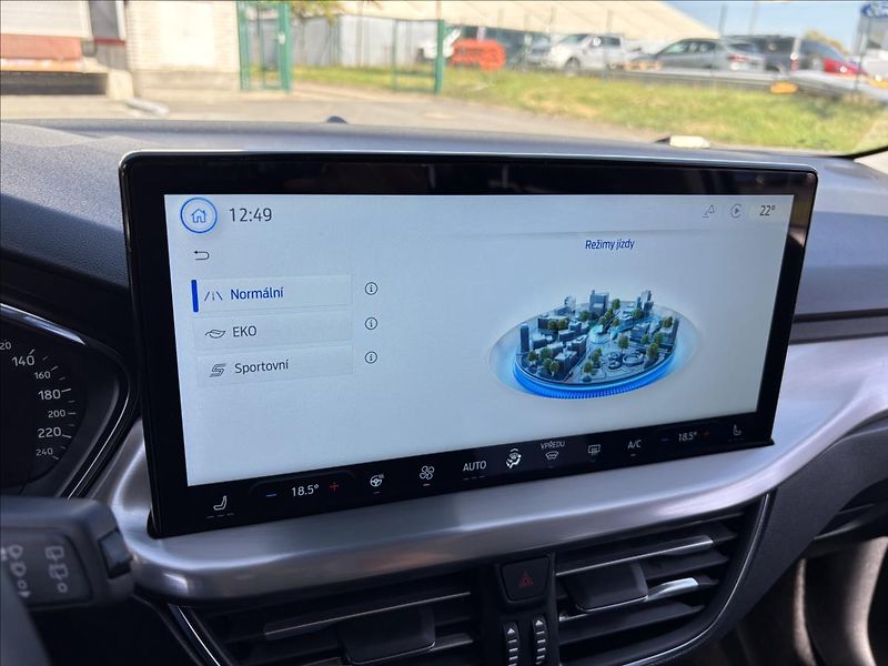 Ford Focus 1,0 EcoBoost 114kW Titanium - fotka 34 z 42