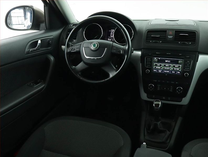 Škoda Yeti (2012) 2.0 TDI, 4X4, Xenony - fotka 7 z 15