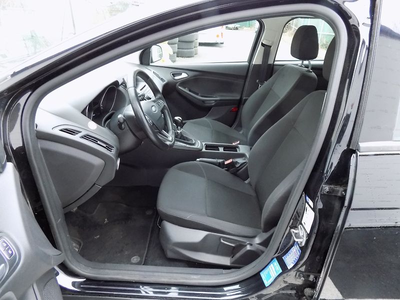 Ford Focus (2017) 1.0/Eco-Boost/Klimatizace/ - fotka 11 z 33