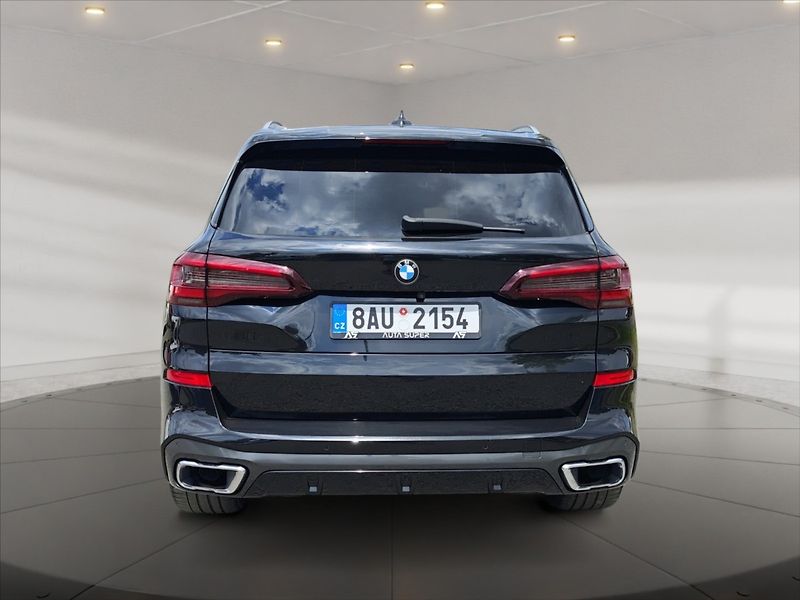 BMW X5 3,0 xDrive 40D AT - fotka 4 z 11