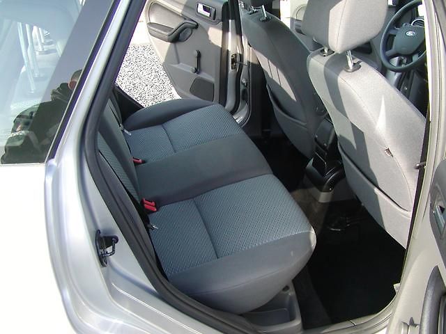 Ford Focus (2006) 1.6TDCi,ESP,EL. SEDAČKY - fotka 16 z 22