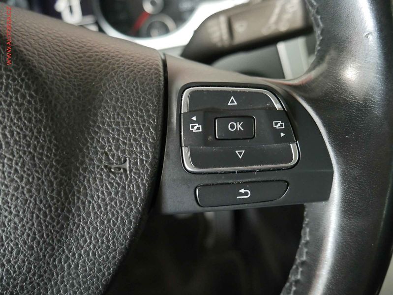 Volkswagen Passat (2011) 2.0 TDI, STK2/28 - fotka 13 z 24