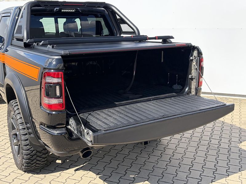 RAM 1500 (2024) Laramie 5.7 V8 HEMI LIFT - fotka 6 z 49