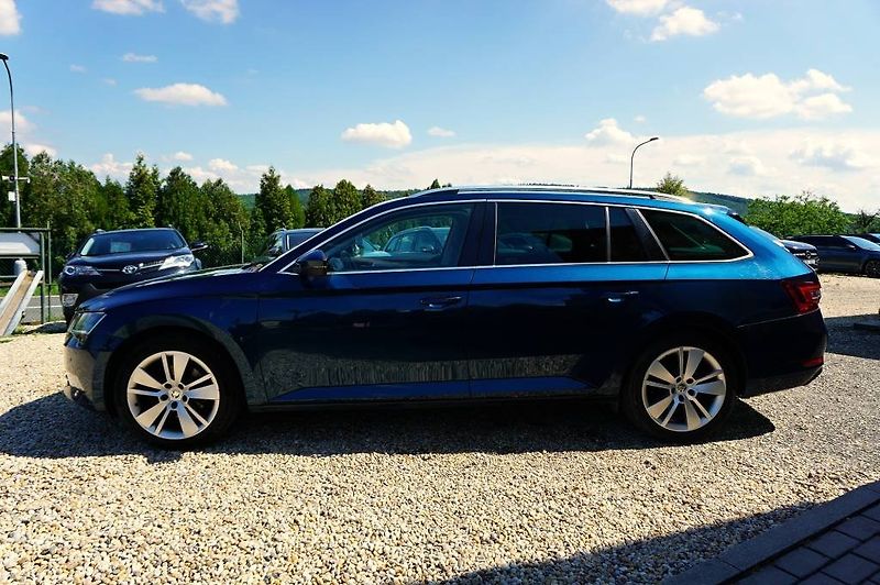 Škoda Superb (2018) STYLE 2,0 TSI 162 kW - fotka 8 z 58