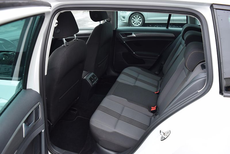 Volkswagen Golf Variant (2016) 1.4TSI 92kw CLBMT BMT PAN TAŽ - fotka 15 z 49