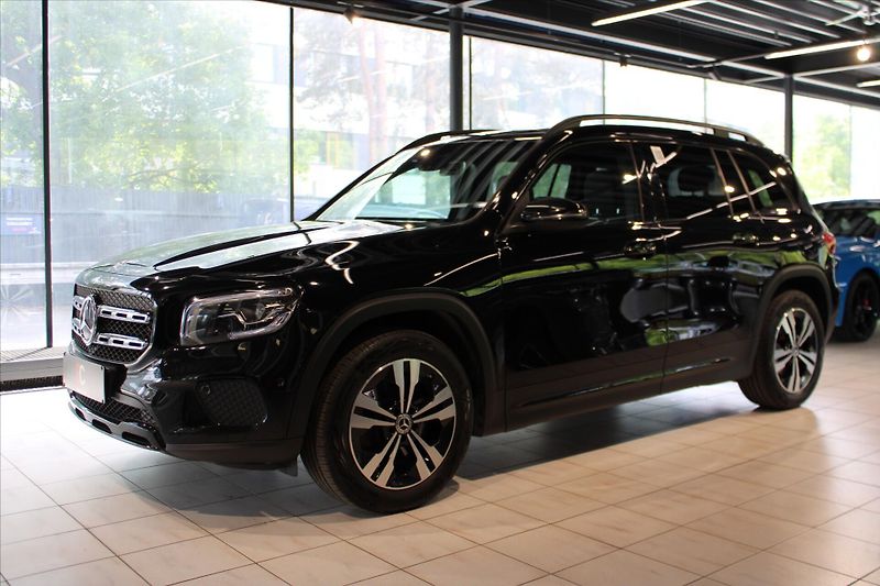 Mercedes-Benz GLB 220d 4MATIC MBEAM/Pano/Night/M - fotka 3 z 29