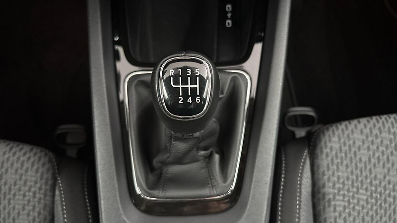 Škoda Octavia 2.0 TDI Style - fotka 23 z 26