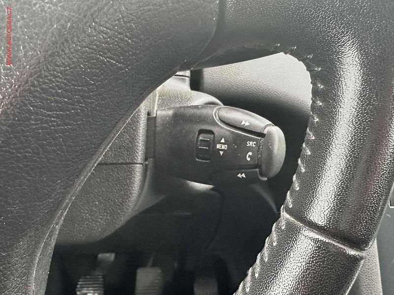 Peugeot 5008 (2015) 1.6 HDi, Navigace - fotka 12 z 20