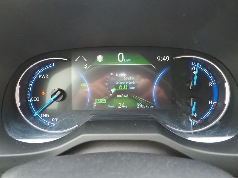 Toyota RAV4 (2019) 2.5 Hybrid, Automat - fotka 27 z 36