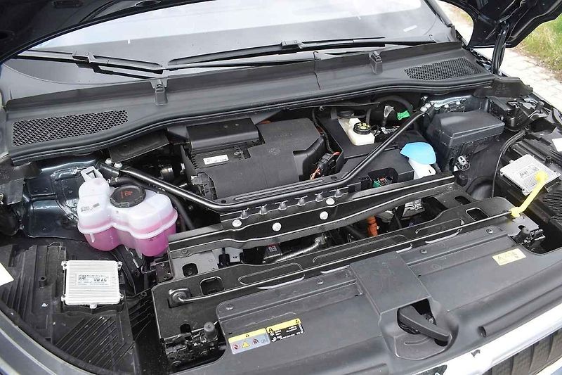 Škoda Enyaq iV při jízdě v chladném počasí
