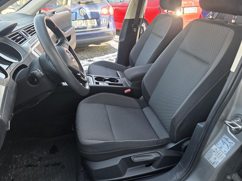 Volkswagen Passat 1.4 TSI Kombi 87tkm - fotka 11 z 28