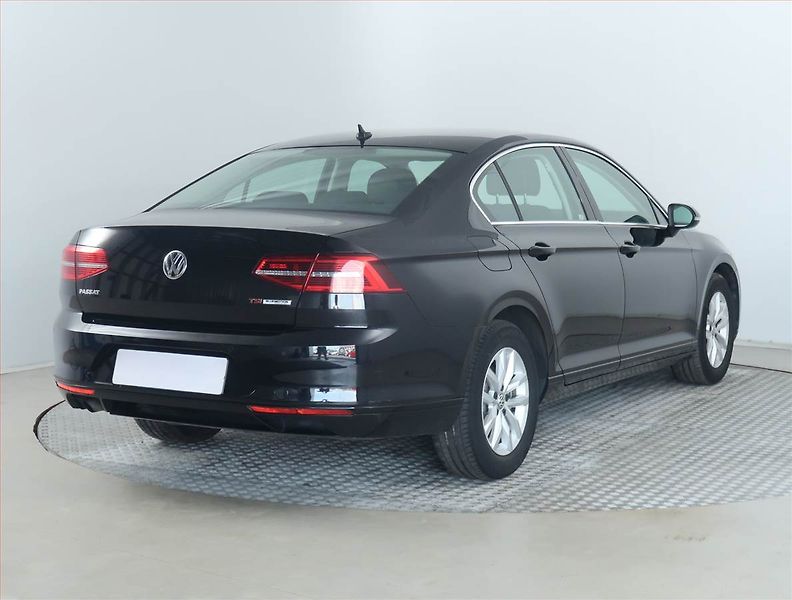 Volkswagen Passat (2016) Comfortline 1.8 TSI - fotka 5 z 18