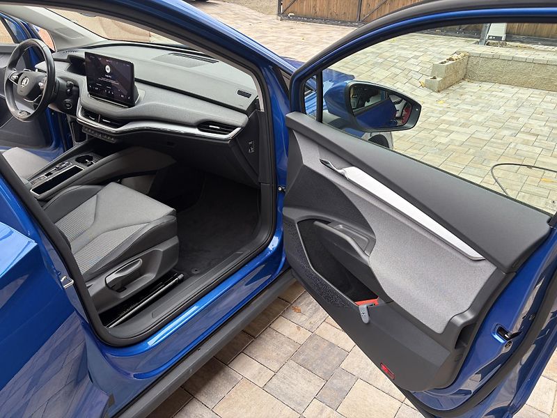 Škoda Enyaq (2021) 60, tazne, Race Blue - fotka 12 z 14