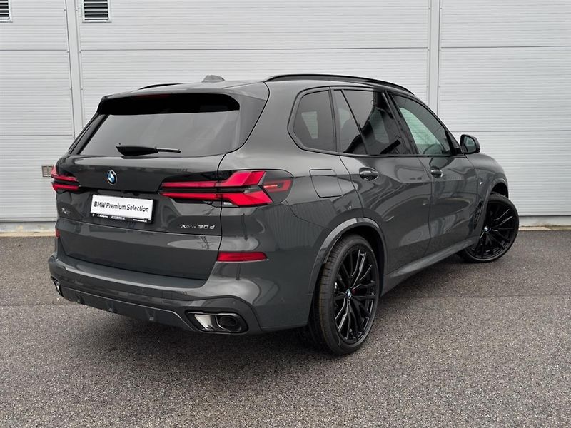 BMW X5 xDrive30d - fotka 2 z 17