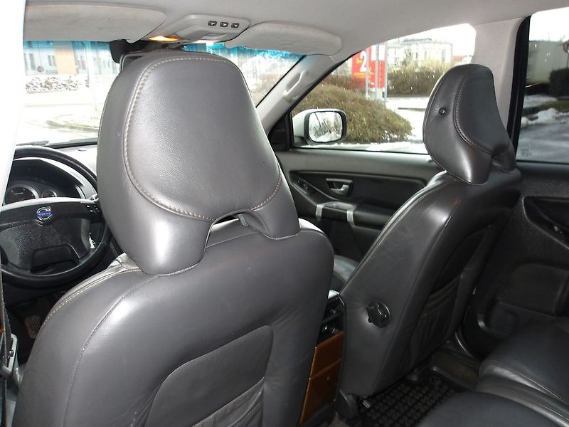 Volvo XC90 2,4D 2xPNEU ! - fotka 22 z 35