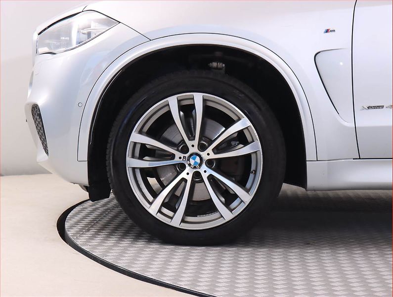 BMW X5 (2017) M Paket xDrive40d - fotka 15 z 25