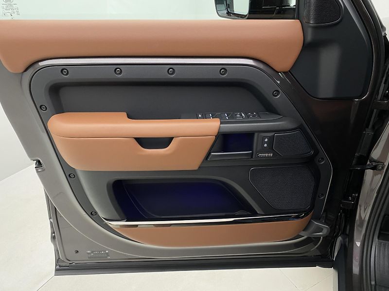 Land Rover Defender (2026) OCTA P635 AWD AUT - fotka 7 z 76