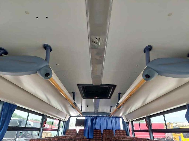 Irisbus SFR 162 nízkopodlažní - fotka 22 z 53