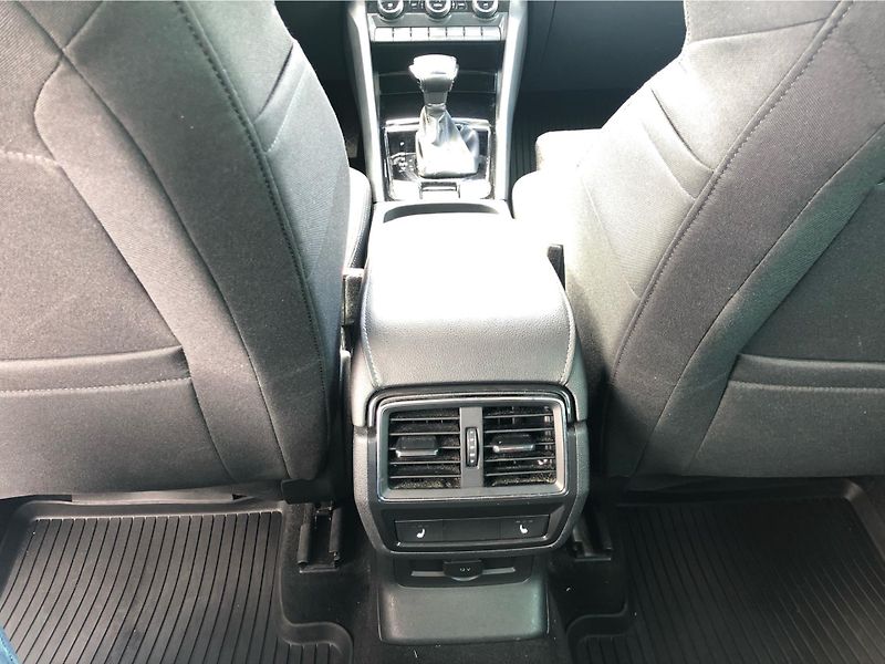 Škoda Karoq 1,5TSi 110kW STYLE PLUS COMFOR - fotka 23 z 30