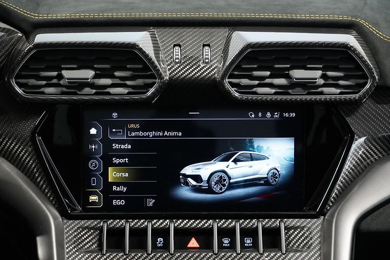 Lamborghini Urus Performante, Akrapovič - fotka 37 z 41