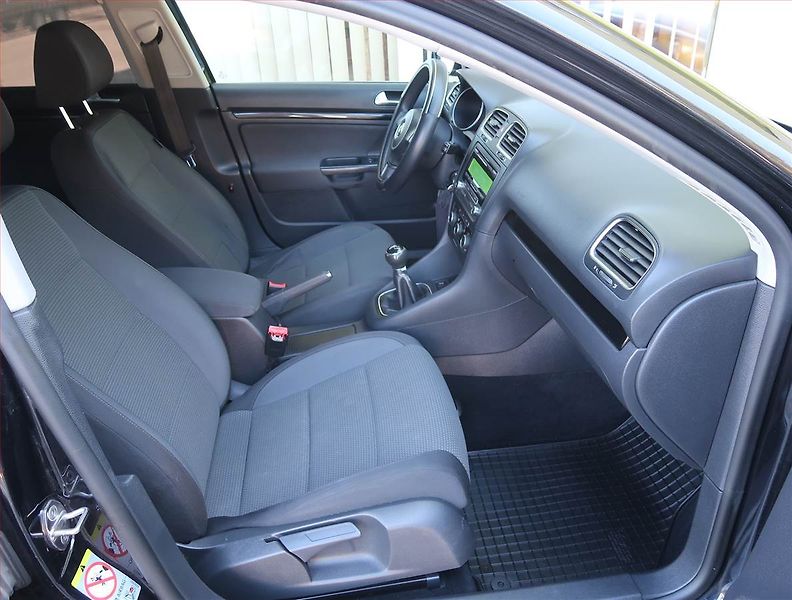 Volkswagen Golf (2012) 1.6 TDI, Serv.kniha, Tempomat - fotka 9 z 15