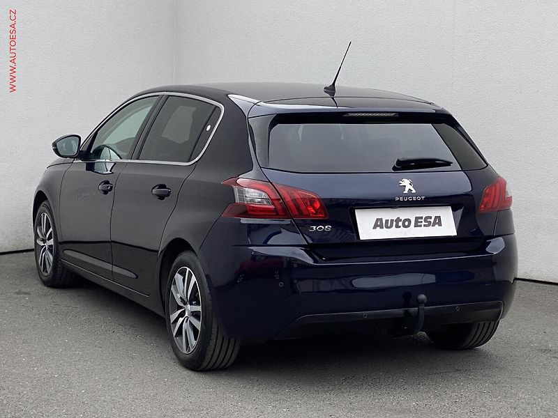 Peugeot 308 (2019) 1.2PT, Allure, AT, navi, TZ - fotka 6 z 18