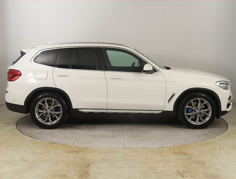 BMW X3 (2018) xDrive30d - fotka 6 z 25