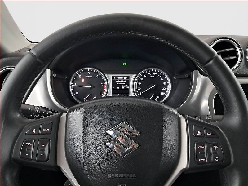 Suzuki Vitara (2015) 1.6 DDiS, 4X4, Serv.kniha - fotka 22 z 24