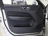 Volvo XC60 2,0 T5 184kW AWD Mom.PRO Pano. - náhled 16