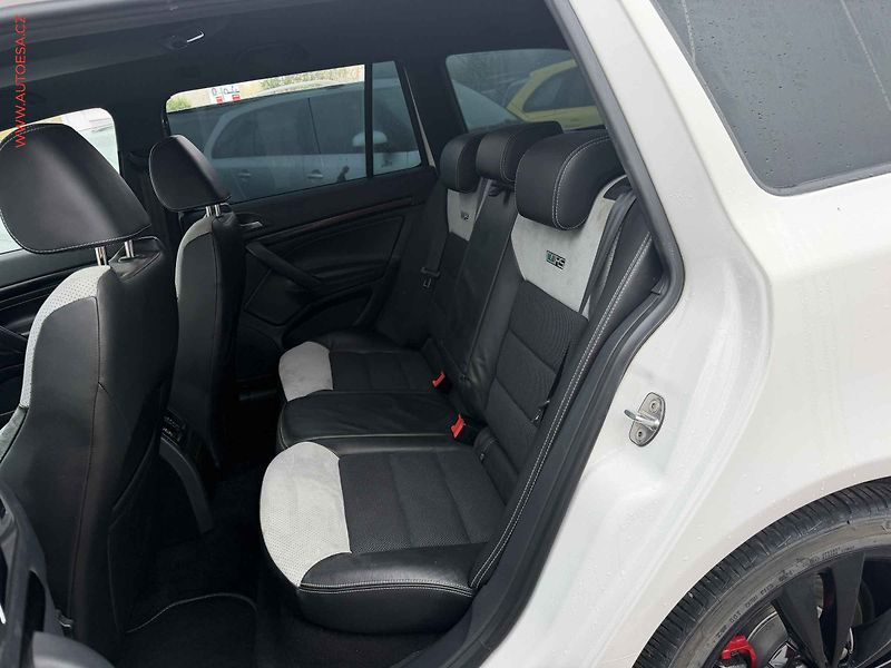 Škoda Octavia (2012) 2.0 TDi, RS, DSG, xenon - fotka 10 z 18