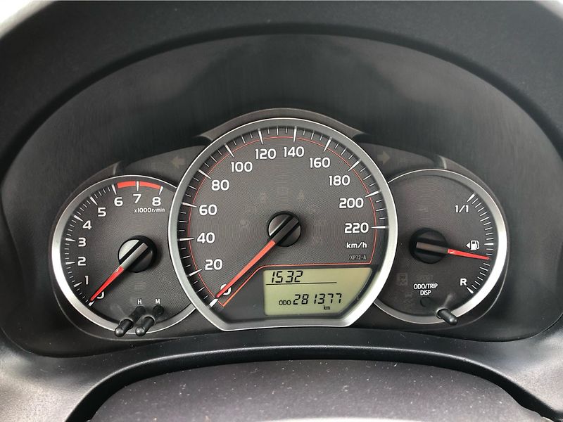 Toyota Yaris 1.33  VVT-i, Automat - fotka 18 z 28