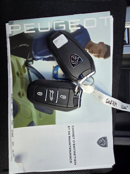 Peugeot 408 (2024) Hybrid e-DCS 145 ALLURE EAT6 - fotka 28 z 28