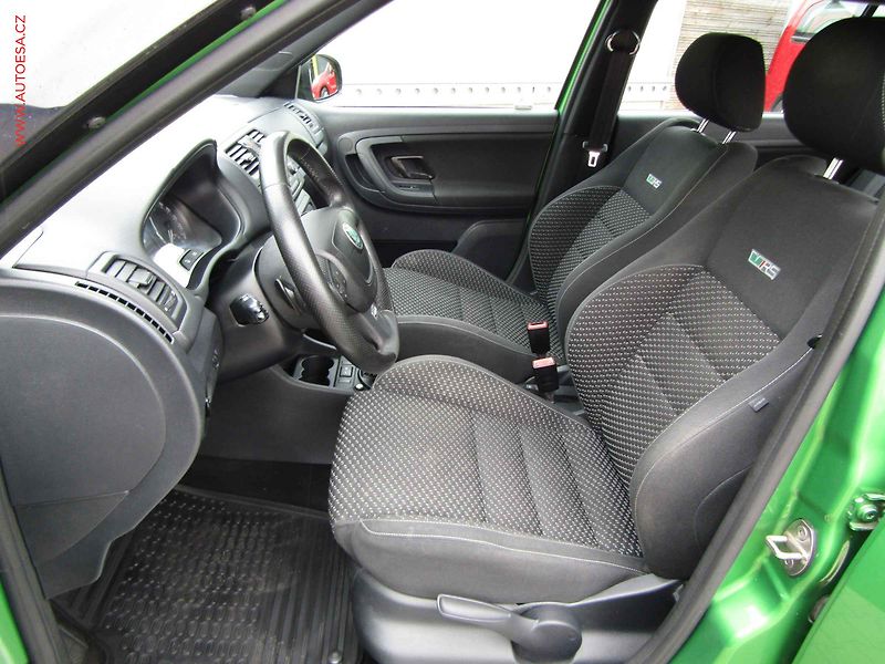 Škoda Fabia (2011) 1.4 TSi, 2.maj,ČR, RS, DSG - fotka 9 z 17