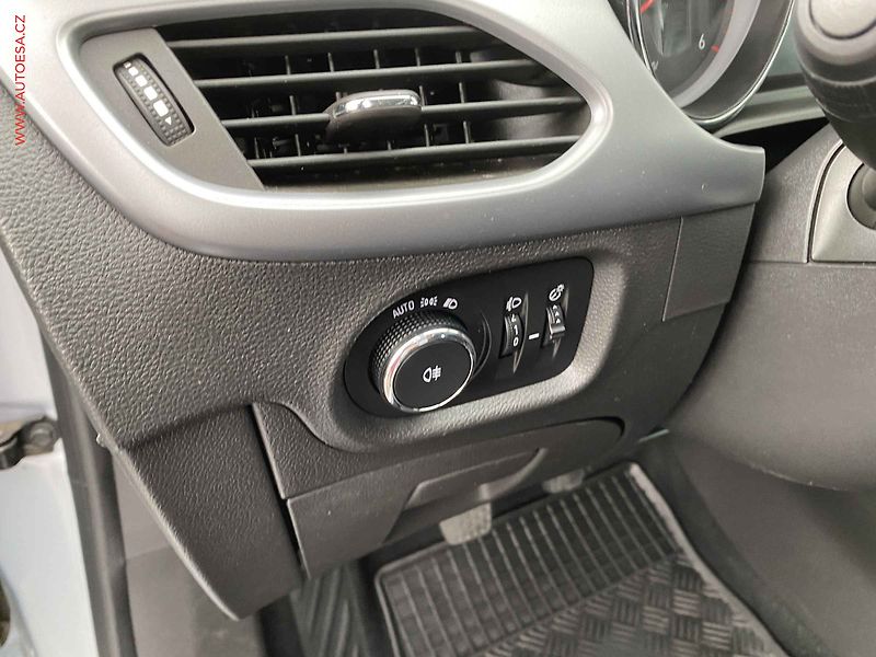 Opel Astra (2017) 1.6CDTi, ČR, AC, TZ - fotka 15 z 16