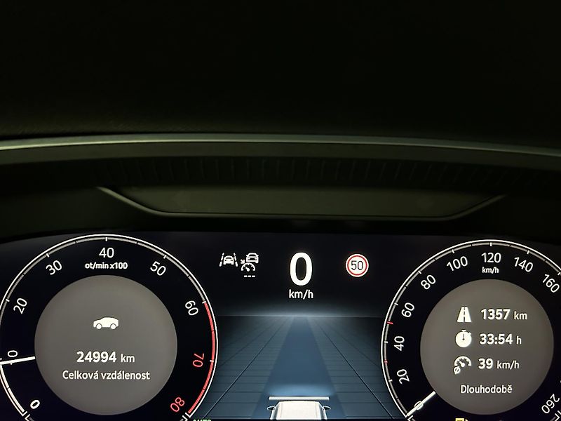 Škoda Octavia 1.5 TSI Top selection - fotka 7 z 23