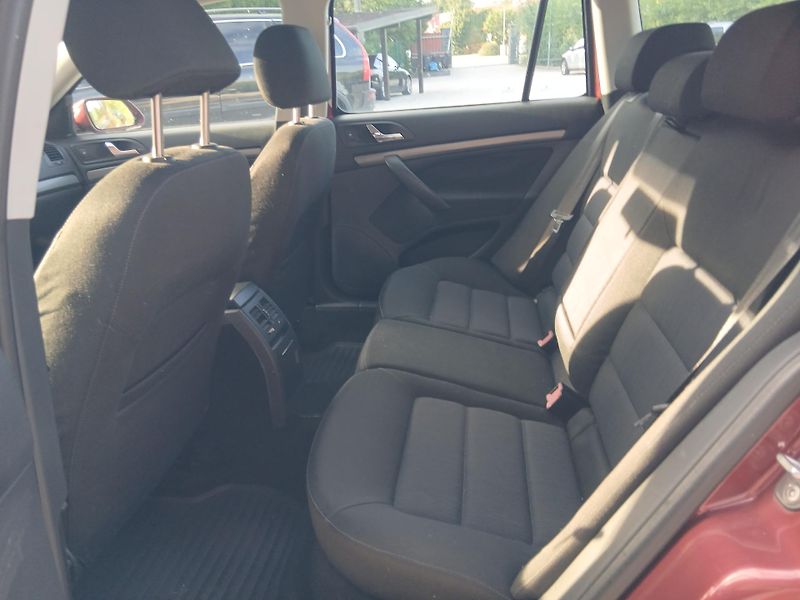 Škoda Octavia 2.0 TDi 4x4 - fotka 12 z 36