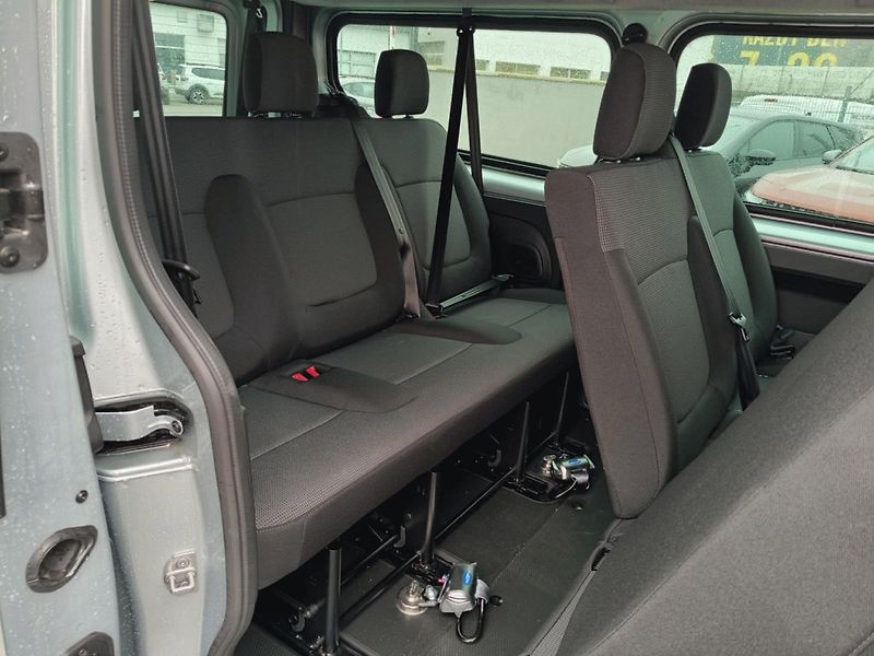 Renault Trafic (2025) L2 Equilibre Blue dCi 150 Comb - fotka 10 z 28