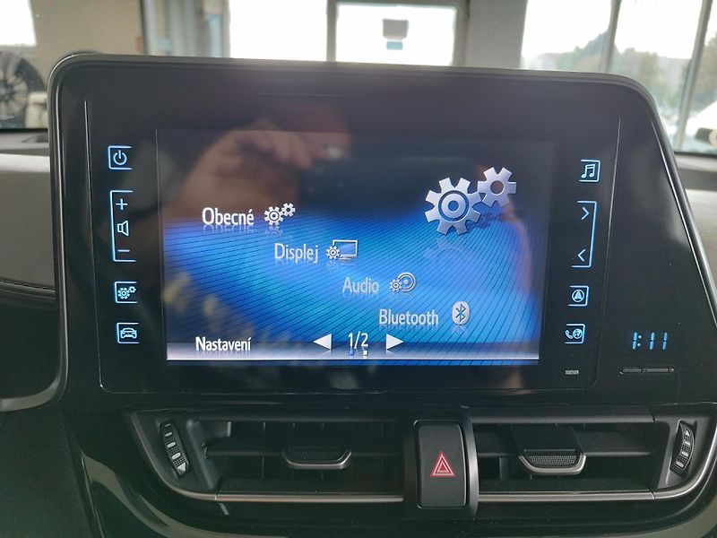 Toyota C-HR (2017) 1,2I,85KW,AUTOMAT,4X4,ALU,LED - fotka 27 z 34