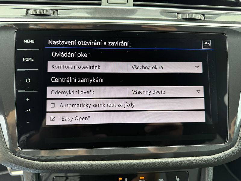 Volkswagen Tiguan Allspace R-Line 2,0 TDi/110kW 4x4 DSG  - fotka 38 z 106