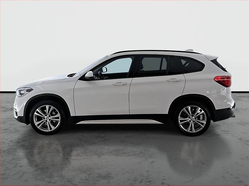 BMW X1 (2019) sDrive18i, Automat, Navi - fotka 3 z 26
