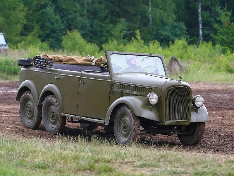 Tématem dnešního zábavného motoristického kvízu je lehký nákladní automobil Tatra 805. Na snímku je jeho nejčastěšjší provedení - valník.