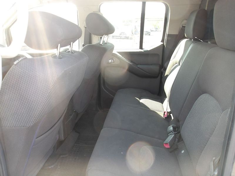 Nissan Navara 2,5TDCi 4x4 NAJ.200000km ! - fotka 21 z 33